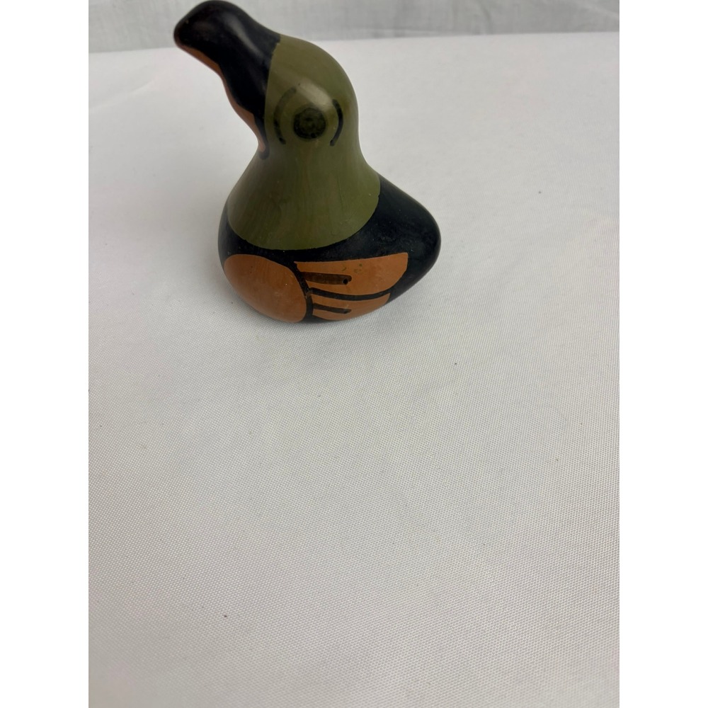 Vintage Hand Painted Pottery Bird Figurine Signed Chile Terracotta Green Black - Picture 4 of 5
